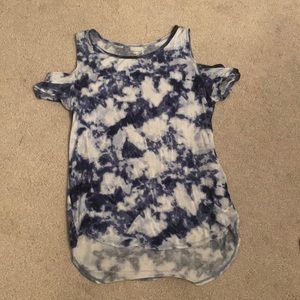 HOLLISTER- blue and white tie dye tee